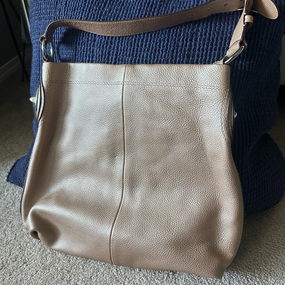 COACH METALLIC BEIGE PEBBLE LEATHER SHOULDER BAG, “PENELOPE”, 2011, HARDLY USED - Picture 2 of 10